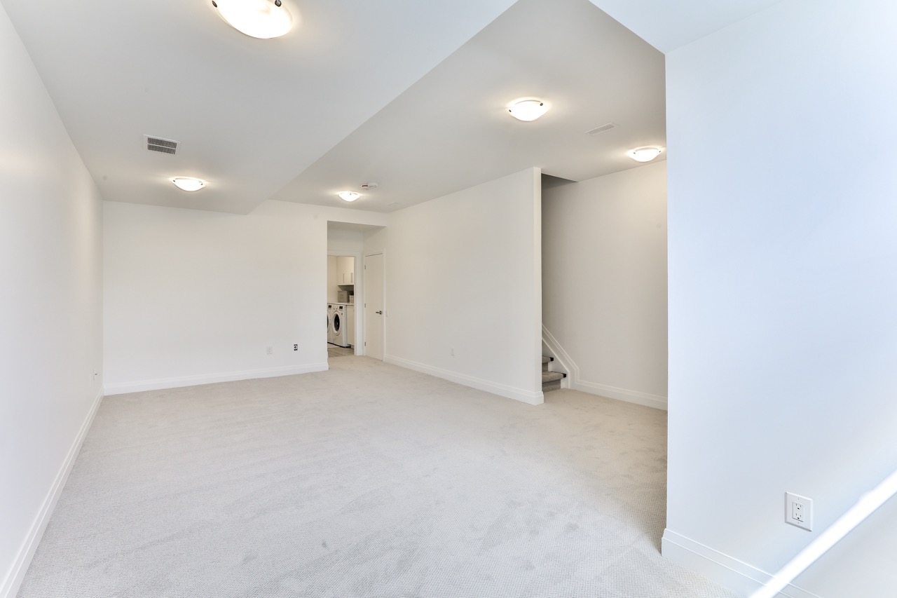 105 Beaver Ave | foxmarin.ca