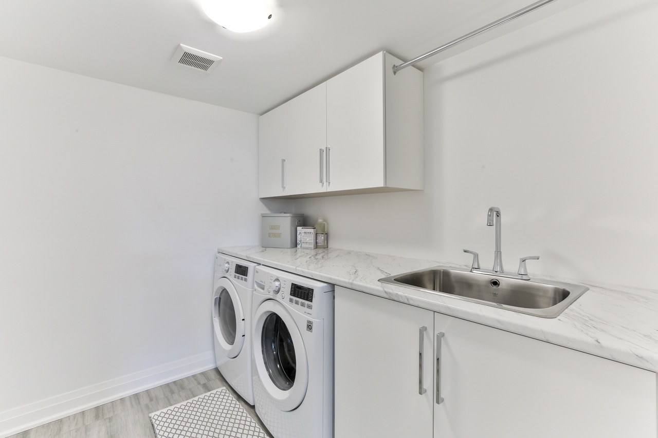105 Beaver Ave | foxmarin.ca