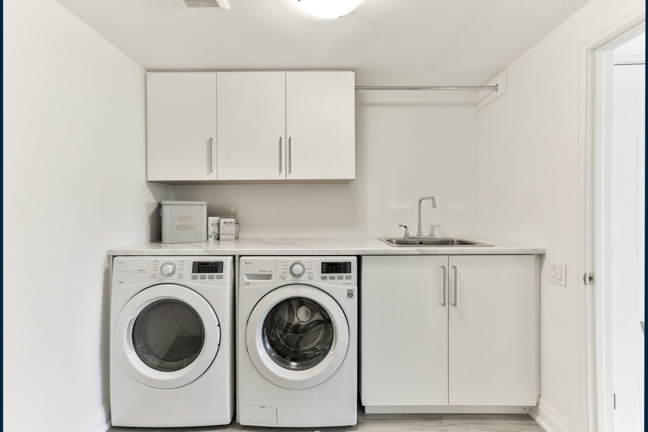 105 Beaver Ave | foxmarin.ca