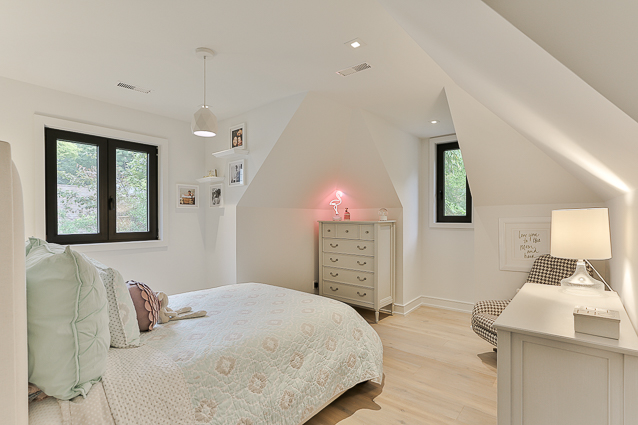 1266 Minaki Road | foxmarin.ca