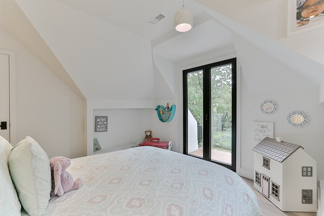 1266 Minaki Road | foxmarin.ca