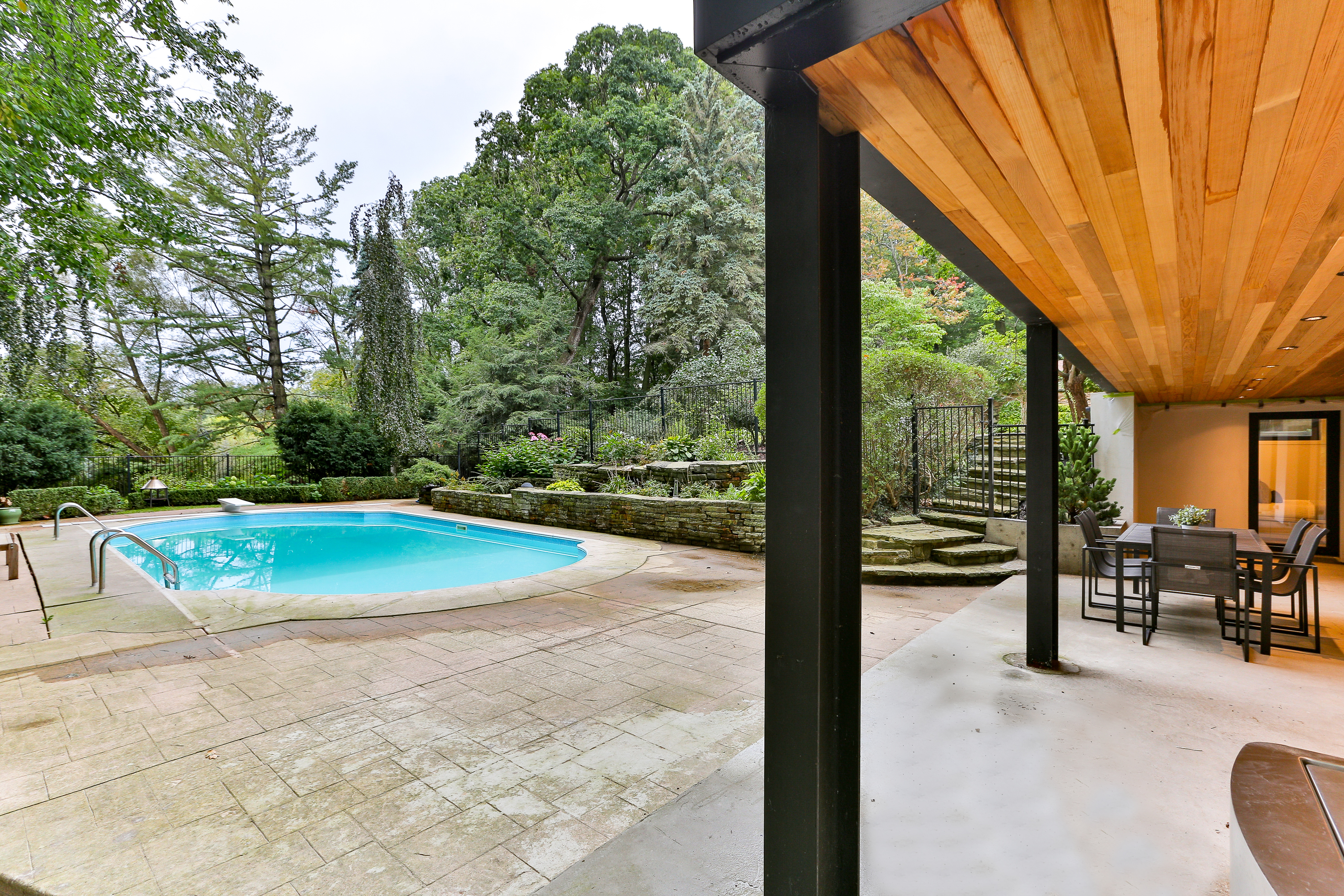 1266 Minaki Road | foxmarin.ca