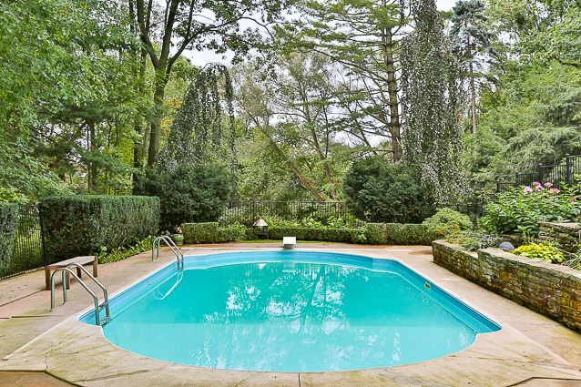 1266 Minaki Road | foxmarin.ca