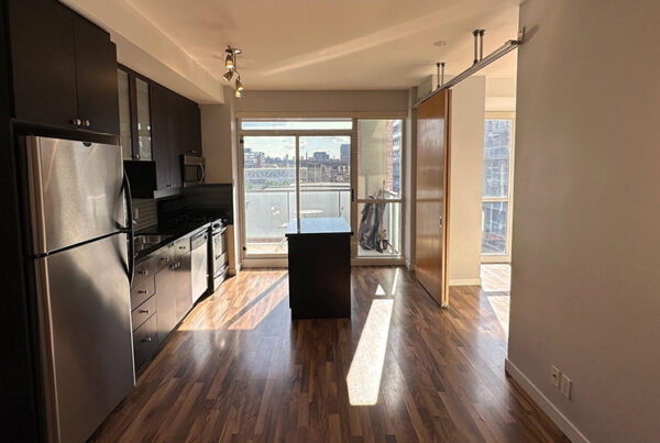 526-1 Shaw St