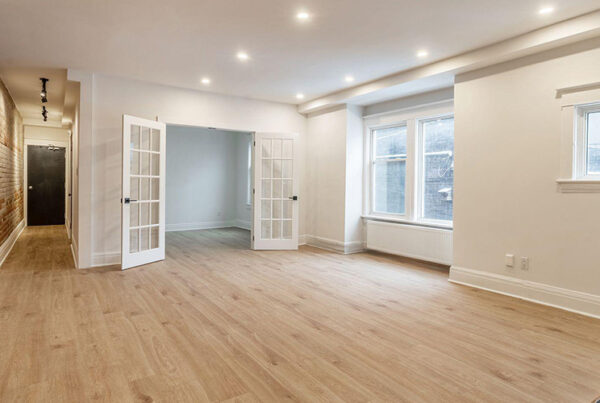 532 Palmerston Blvd