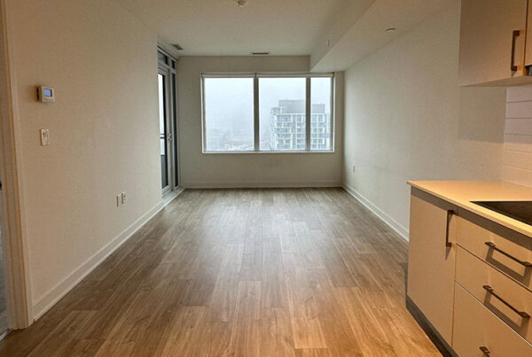 1108W-27 Bathurst St