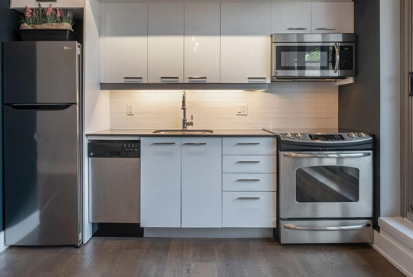205-630 Queen St E