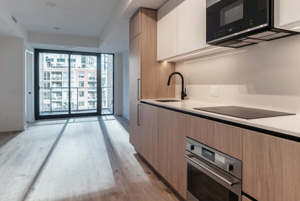 606-35 Parliament St